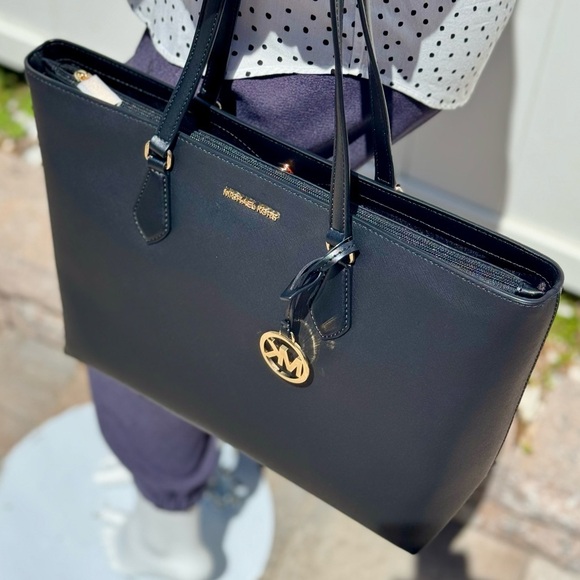 Michael Kors Bag Large Sheila Mf Tote Bag Black/Gold